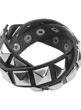 金字塔方钉百搭冷淡三圈朋克手链