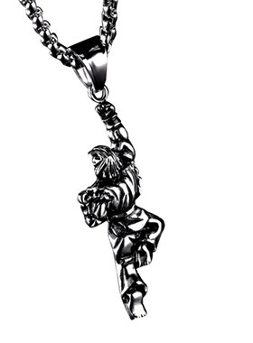 钛钢街霸升龙拳吊坠项链
