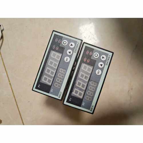 溢价-BSCC-XMT808-I智能显示控制仪，220输入的。