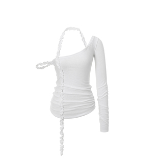 threetimes明星同款斜肩不对称挂脖t恤衫女2025绝美修身飘带上衣