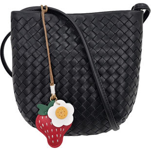 编织手机包包女2026春夏上新羊皮斜挎小包时尚休闲草莓挂件包5880