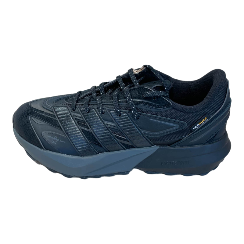 阿迪达斯男子冬季新款缓震防泼保暖运动休闲跑步鞋 JP7772 JP7773