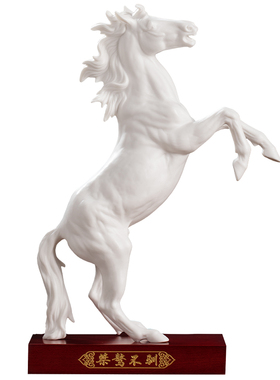 蔡国海大师作品《桀骜不驯》