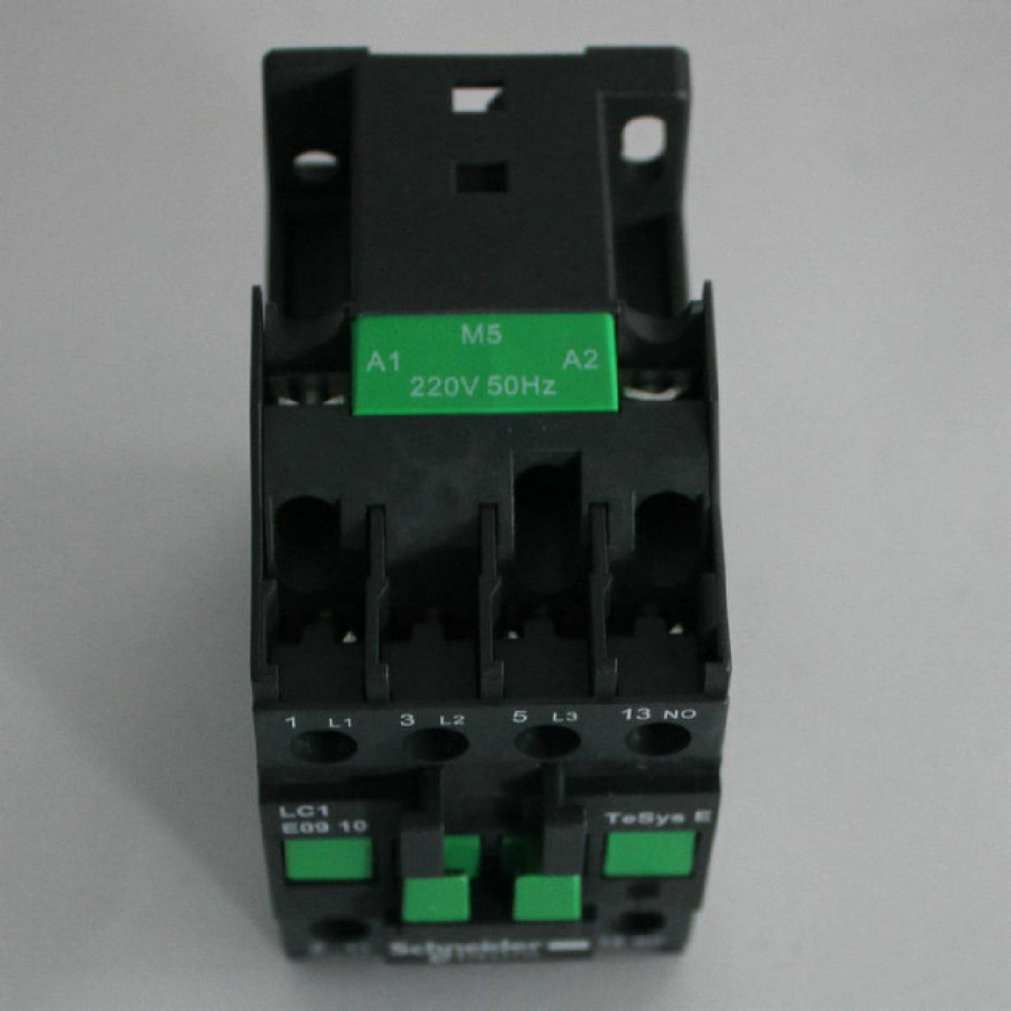 议价施耐德接触器LC1E1810M5N冲钻现货销售18A触点自带1开