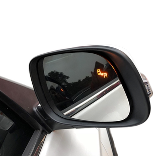 汽车BSD盲区监测变道并线辅助系统超车预警毫米波雷达主动提示