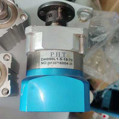溢价-PHT  DH090L 1-5-19-70减速机。