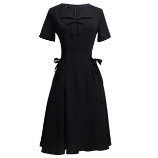 赫本风明星同款周也复古小黑裙法式V领短袖显瘦收腰连衣裙少女夏