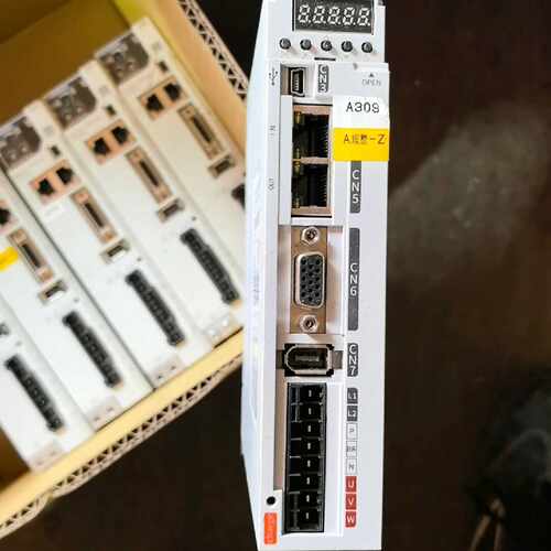 溢价-禾川伺服驱动器，型号SV-X5EB040A-A0-00，40