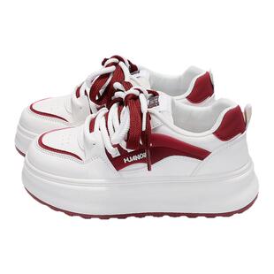 环球酒红厚底增高小白鞋女款2026春季新款百搭网红时尚休闲板鞋子