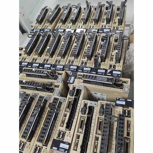 询价安川伺服驱动器SGDV-R70A11A，正常件，成色
