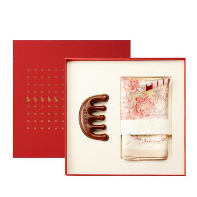 故宫 漫游紫禁 丝巾套装  长巾 按摩梳 生日礼物 中秋礼盒