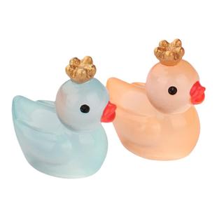 迷你可爱彩色皇冠小鸭夜光玩具模型微景观道具苔藓多肉装饰造景