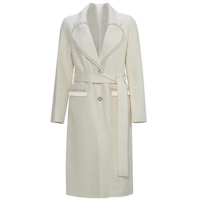 时髦白色中长款毛呢外套