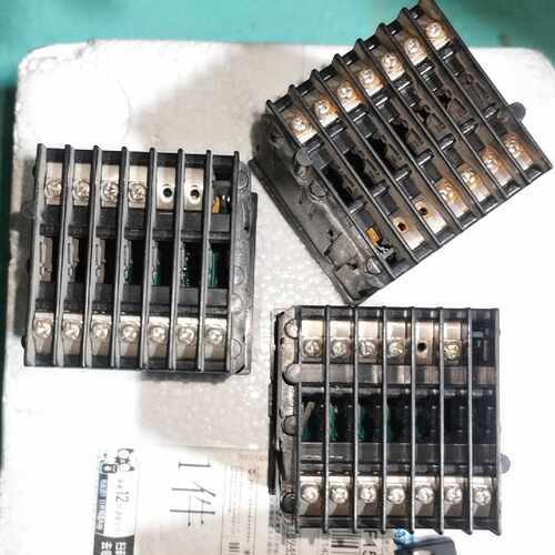 议价Sahok山禾温控器 REX-C70B 。3个打包100包邮维修