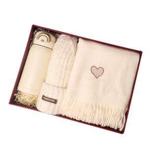 生日礼物女生围巾女冬季新款送女友女朋友送给老婆实用的新年礼盒