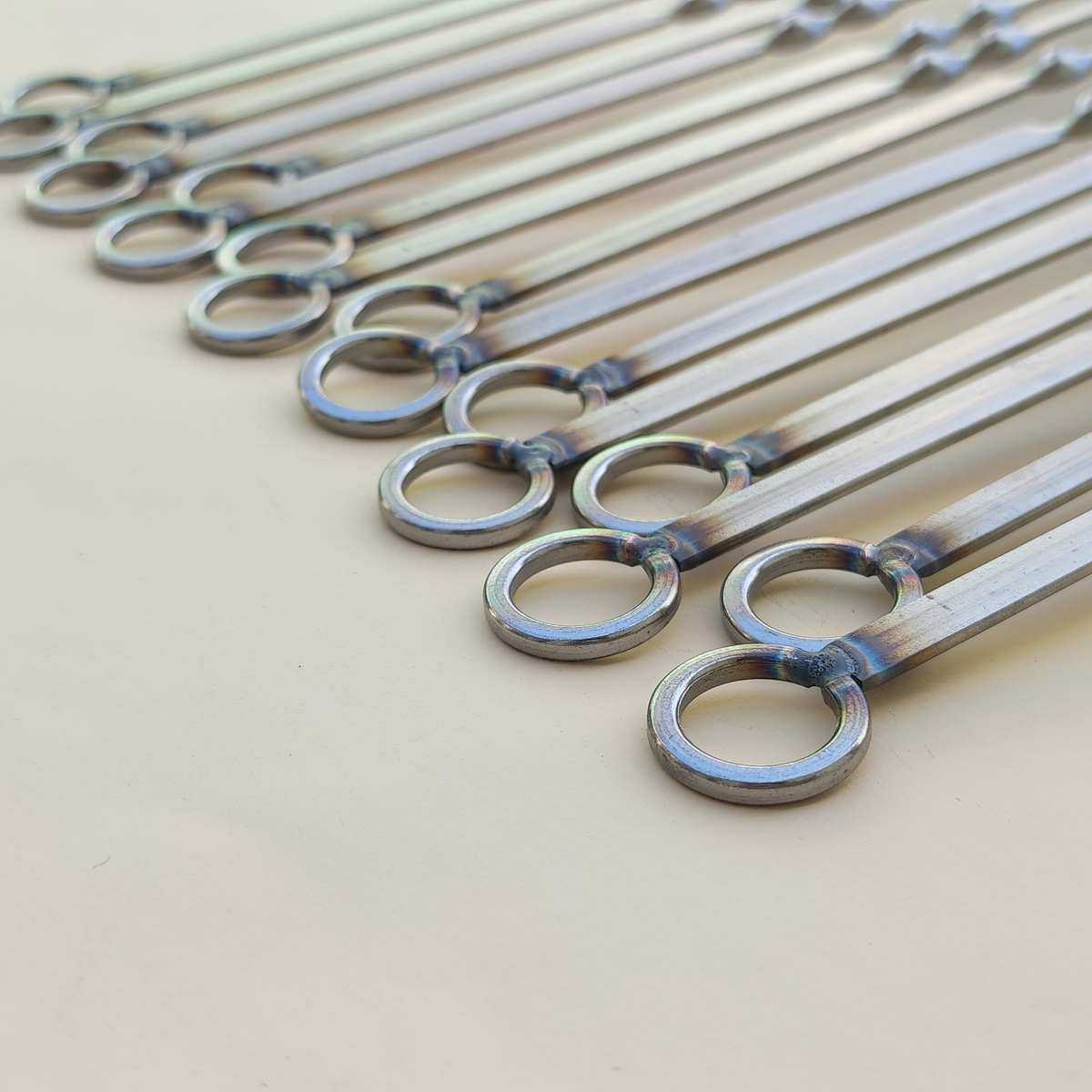 34cm带圈不锈钢烧烤签子烧烤大串扁签钢签加厚烤串羊肉串铁签烤肉