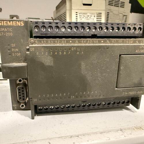 咨询后拍西门子PLC，型号CPU224，原装正品，拆机件。功能正常，