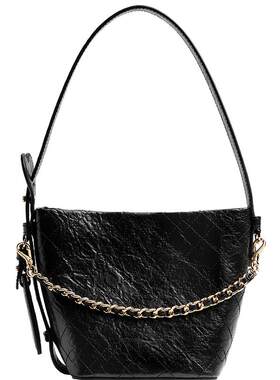 菱格子母水桶包CHARLES&KEITH
