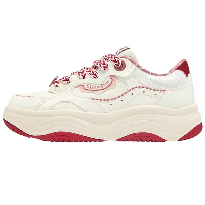 乔丹2025年夏季新品皮面潮流软糖面包鞋女款红色运动板鞋增高厚底