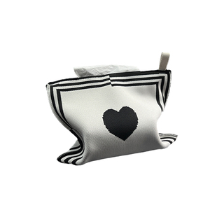 适用于特斯拉2025新款车载纸巾包车内抽纸盒收纳汽车高级感中控台