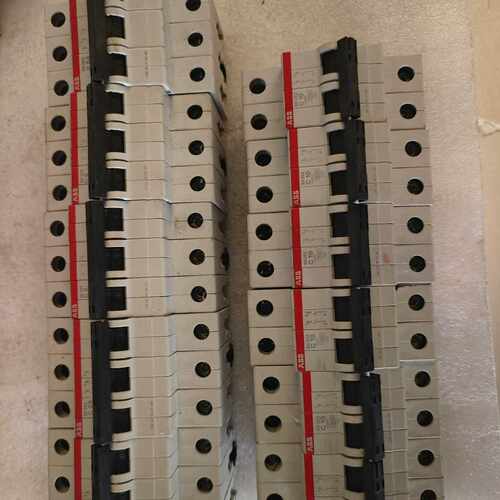 {议价}A  SH203型断路器，3PC25A，2个3PC63