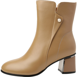 冬新款时尚小皮鞋女英伦风短靴高跟真皮加绒大码女鞋子41一43靴子