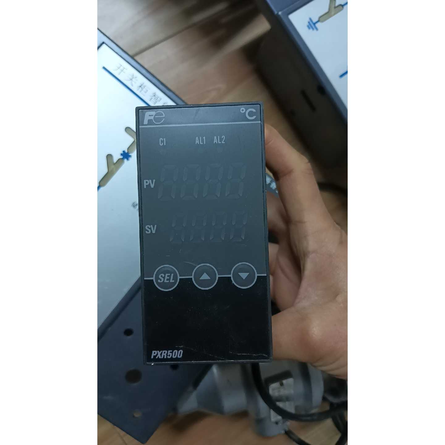 议价日本富士温控器PXR5NAR21W0CSC宝贝见图可维修