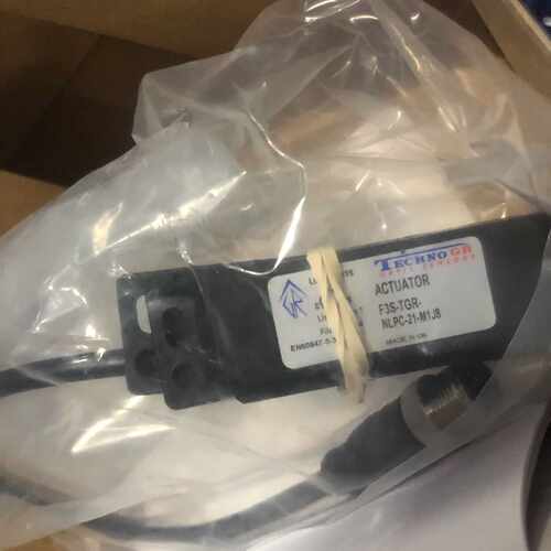 溢价-TECHNOGR安全磁开关 F3S-TGR-NLPC-21-