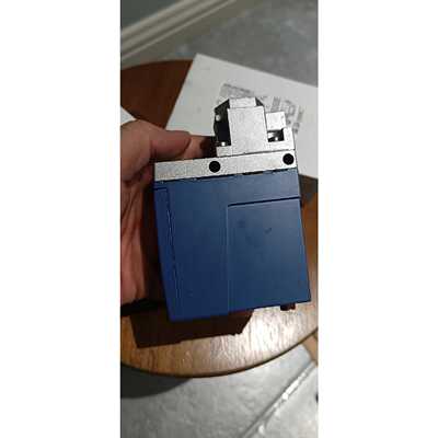议价全新施耐德XMLA010A2S11压力开关原装正品23年维修