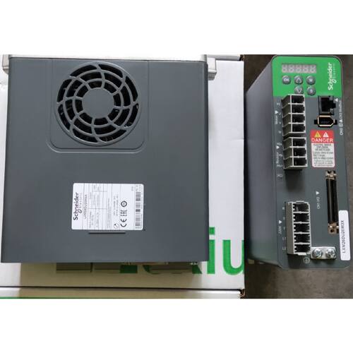 议价施耐德驱动器LXM26DU04M3X现货销售质保一年400W全新正品可开