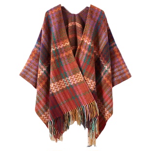 民族风披肩女2025新款外搭披风斗篷大西北新疆西藏旅游穿搭带袖子