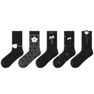 黑色袜子女款秋冬中筒袜2025新款可爱学院风冬季配小皮鞋长筒长袜