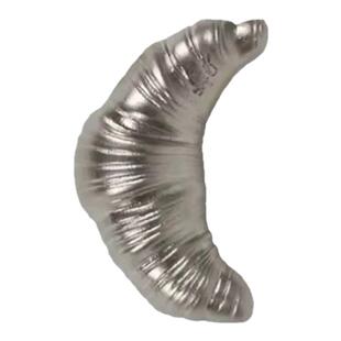 法式牛角包胸针设计感小众别哪里都好看韩国博主款有标版月亮别针