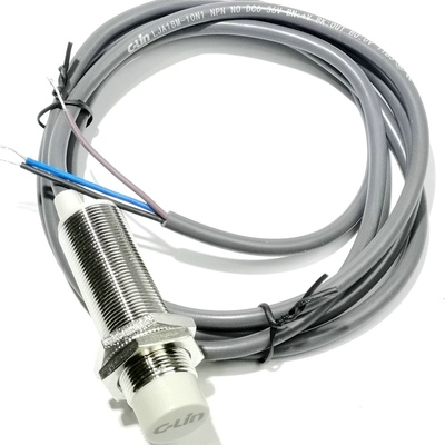 非埋入式传感器欣灵电感接近开关