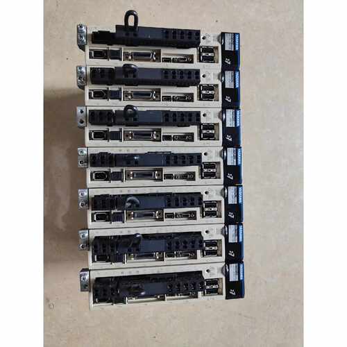询价-安川400W伺服驱动器SGD7S2R8A10A002可维修