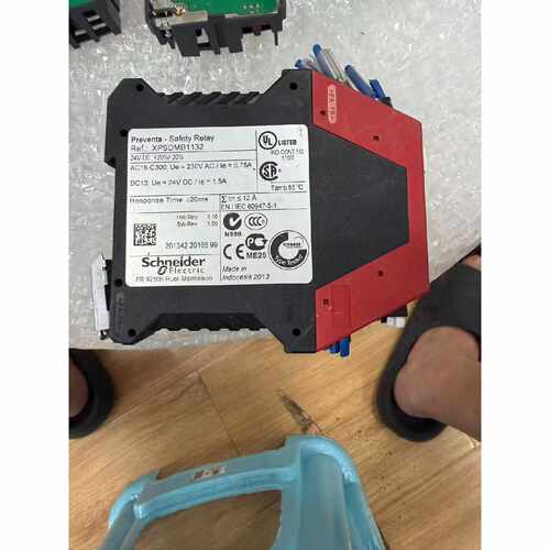 议价XPSDMB1132继电器实物图拍摄功能包好外壳有点维修