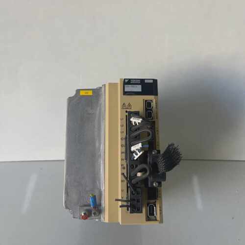 Yaskawa Sgdv-1r9d21a Servo Drive 400v