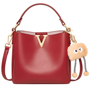 奥康婚包2026新款包包女士手提妈妈包真皮水桶包大容量单肩斜挎包