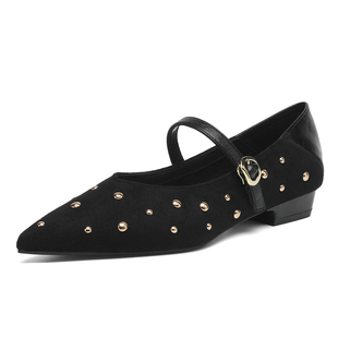 达芙妮尖头铆钉单鞋女款2026新款法式平底瓢鞋黑色皮鞋玛丽珍女鞋
