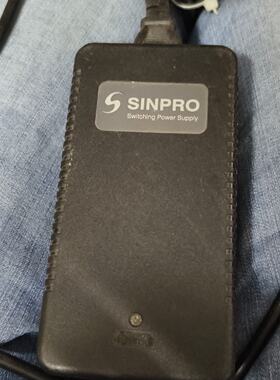 星博SINPRO电源适配器SPU45E-302，输入电压10