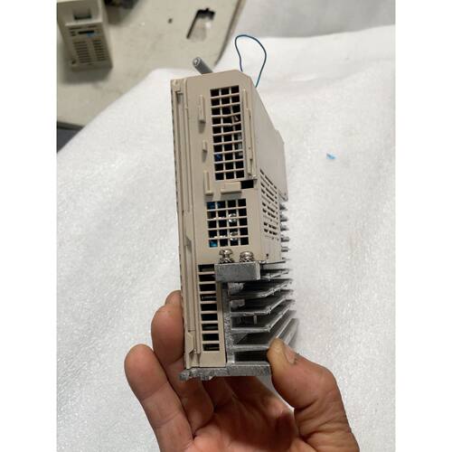 非标价禾川200W伺服驱动器一台型号SVX2EA020AA议价