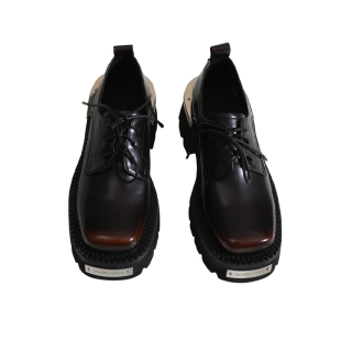 莲花府邸2025春季方头单鞋擦色小皮鞋潮酷粗跟金属布洛克德比鞋女