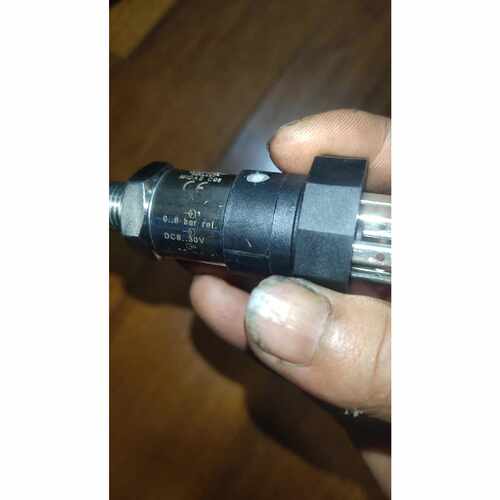 分油机进出口压力传感器，0-6bar，DC8-30V