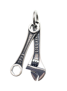 不拘纯银作旧硬朗风潮流街头吊坠