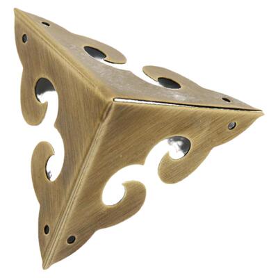 祥云角花樟木箱三面纯铜护角