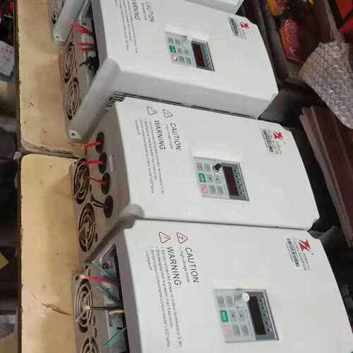 议价富凌变频器 DZB200B003.7L2DK L2A 3.7KW 220V 现货 实物图
