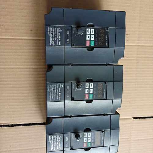 询价-众辰1.5千瓦变频器，H2400A01D5K-DK，三个