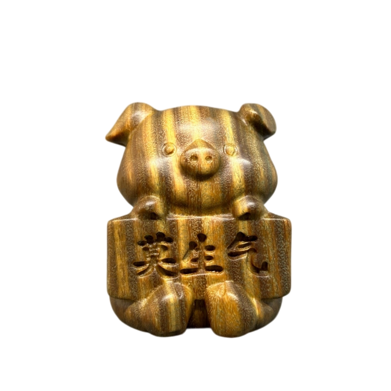天然绿檀木雕刻治愈小猪文玩摆件