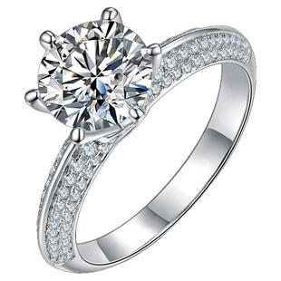 18K金半壁江山莫桑石戒指六爪女一二五克拉钻戒鸽子蛋仿钻银婚戒