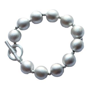 欧美春夏白银珍珠色拉丝手链轻奢小众精致高级感2026年串珠手镯